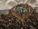 نمایی زیبا از ضریح حرم حضرت عباس(ع) در روز اربعین که توسط عکاس خبرگزاری رویترز گرفته شده است.